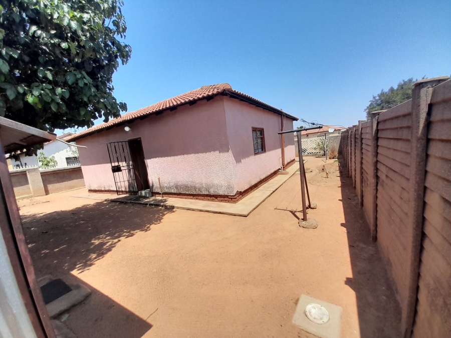 2 Bedroom Property for Sale in Mabopane Unit X North West